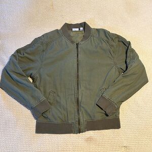 BP size medium olive green bomber jacket